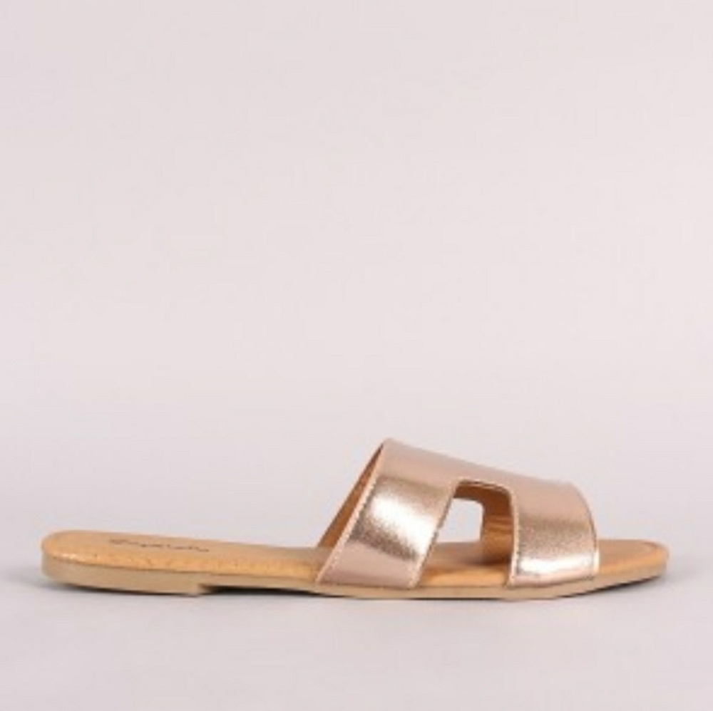 SALE NEW Metallic Rose Gold Slip-on sandals - Picture 5 of 7